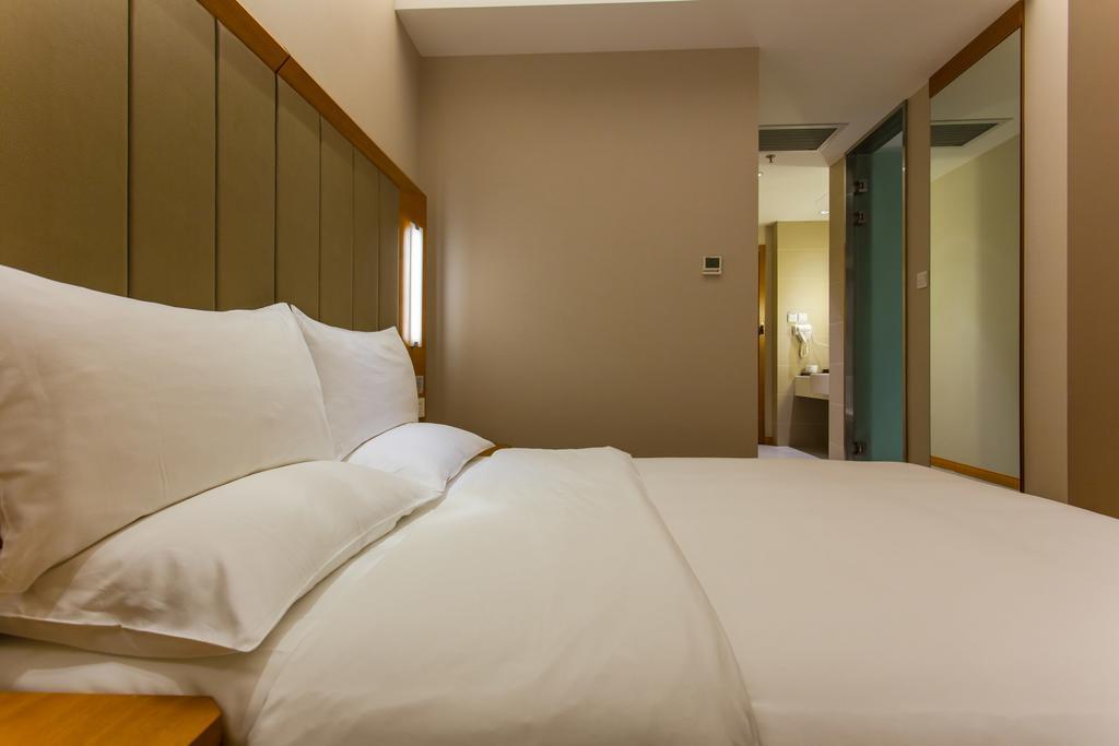 Ji Hotel Wuhan Guanggu Plaza Bilik gambar