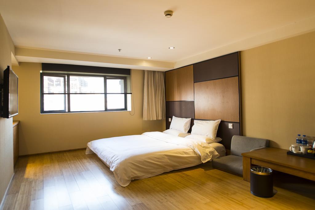 Ji Hotel Wuhan Guanggu Plaza Luaran gambar