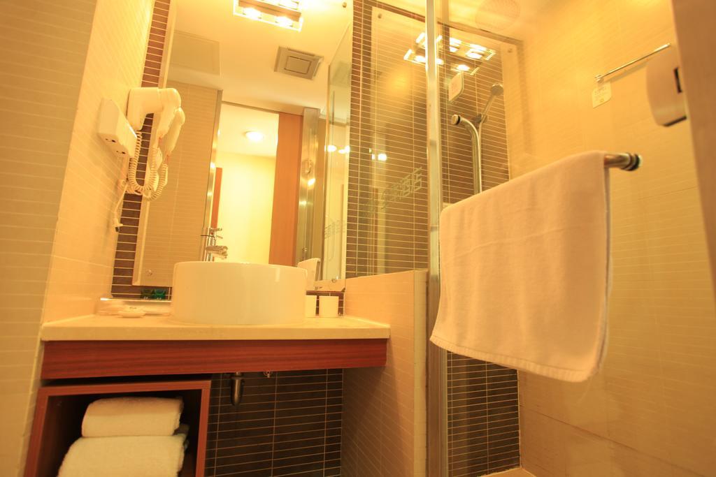 Ji Hotel Wuhan Guanggu Plaza Bilik gambar
