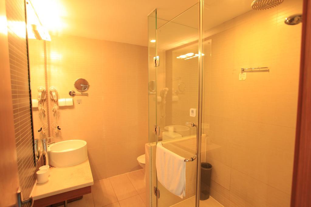 Ji Hotel Wuhan Guanggu Plaza Bilik gambar