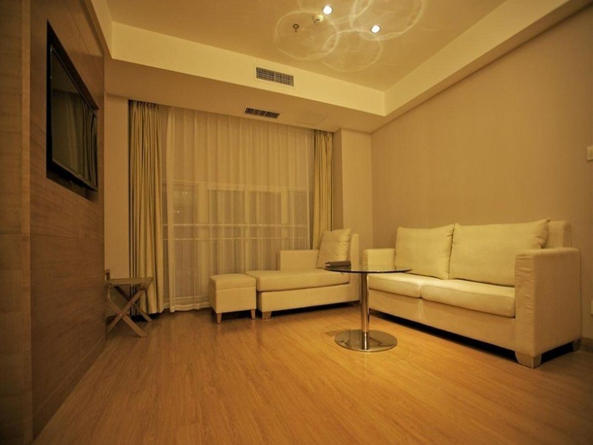 Ji Hotel Wuhan Guanggu Plaza Luaran gambar